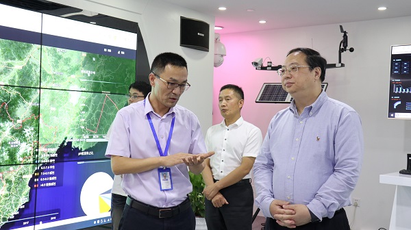 杭州市副市长王宏一行在芭乐视频APP污版展厅参观 杭州市副市长王宏一行在芭乐视频APP污版展厅参观