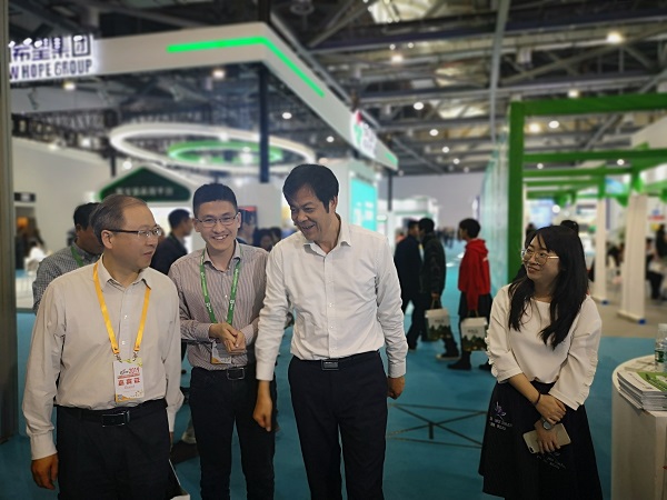 蔡元杰总农艺师对芭乐视频APP污版寄予厚望 蔡元杰总农艺师对芭乐视频APP污版寄予厚望